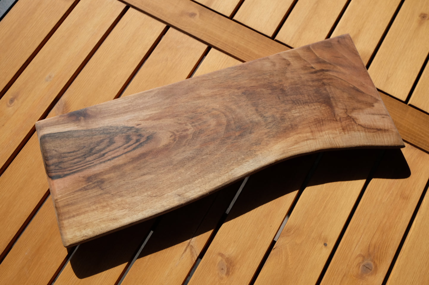 Ceviz sunum tahtası - 44x17x2.5cm - Masif Ceviz - Live edge